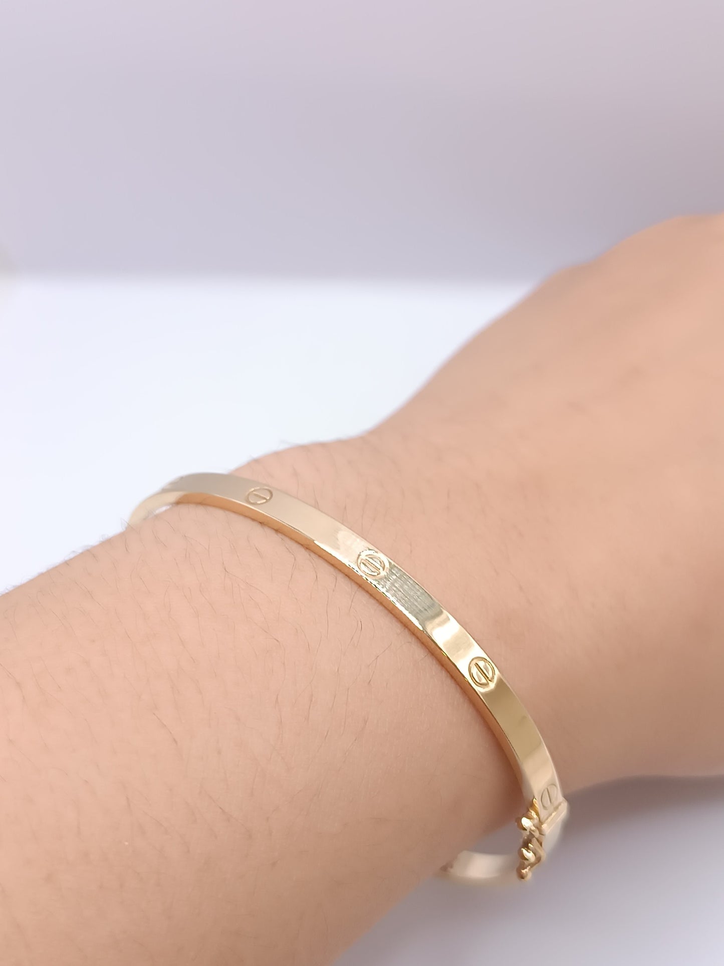 18k Bangle 000406