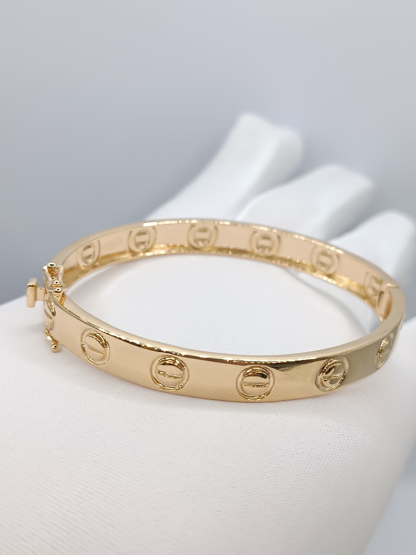 18k Bangle 18CM