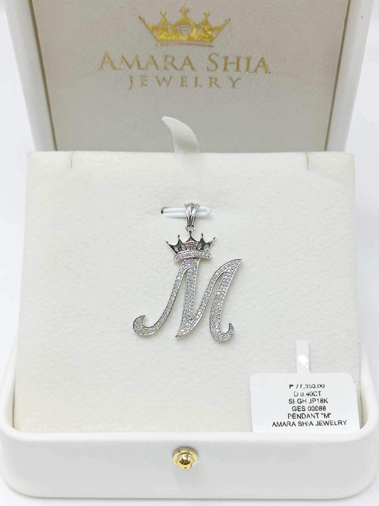 PENDANT "M" 00088- 0.40CT WG