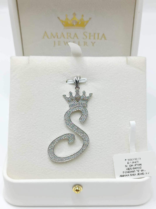 PENDANT "S" 000102 -1.00CT WG